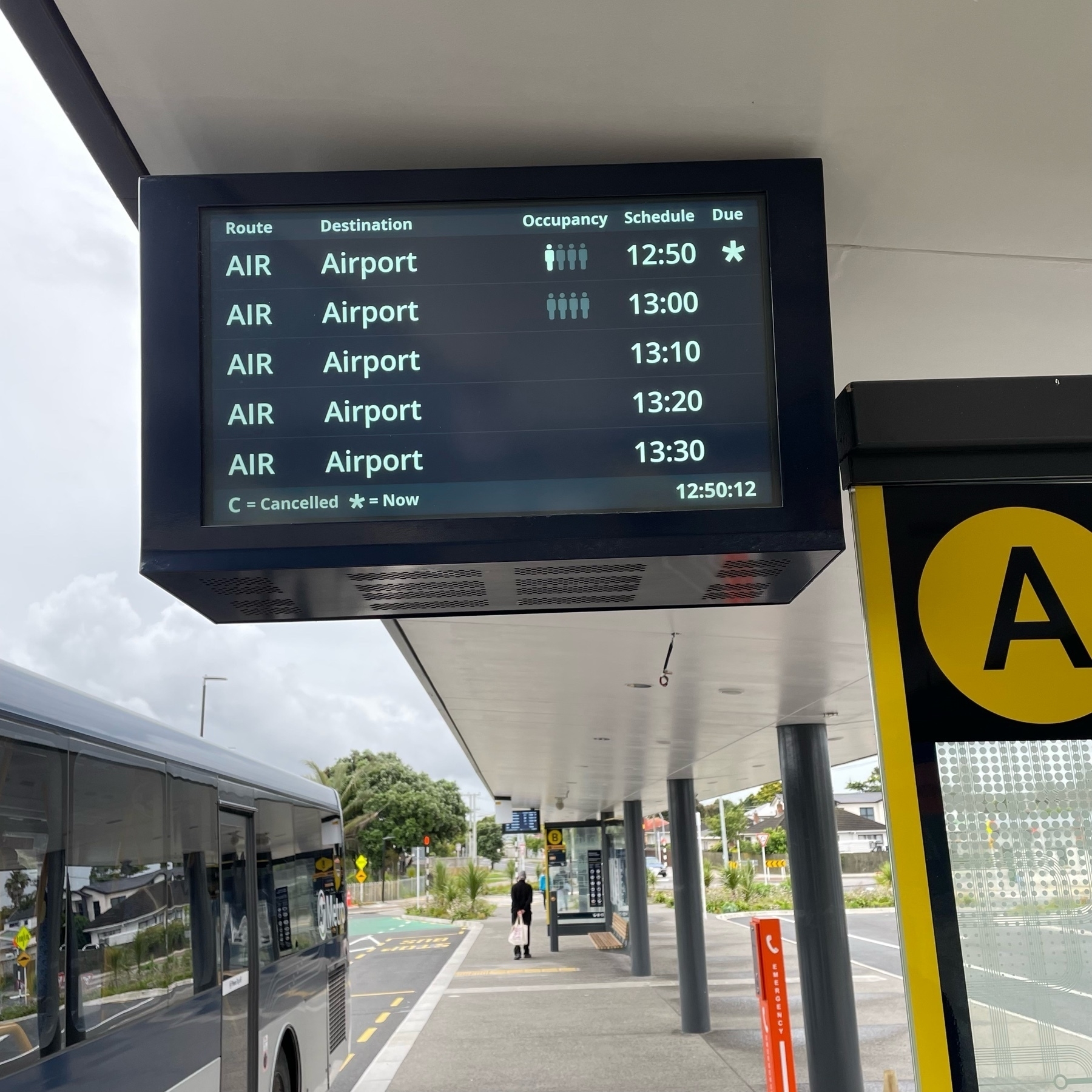 Airport transfer electronic timetable - every 10 minutes 